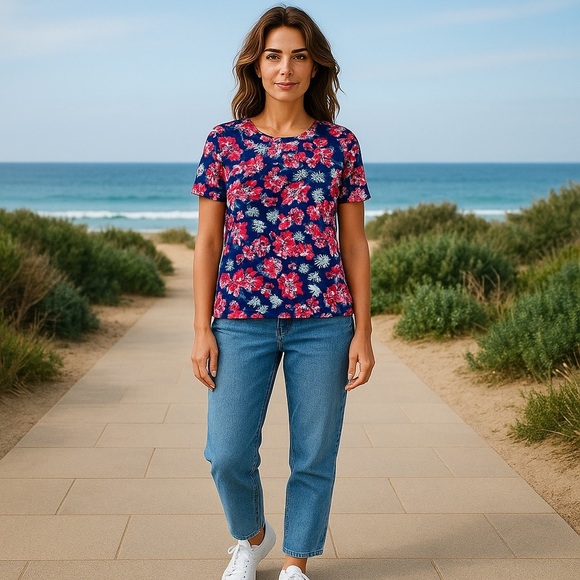 Kim Rogers Perfectly Soft Tee Top With Scalloped Neckline NWT - Picture 1 of 8